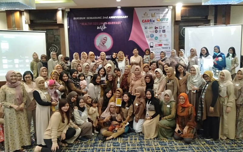 Edukasi Tentang Pentingnya Pemeriksaan Kanker Payudara Kepada Komunitas BUKIBUK.SMG